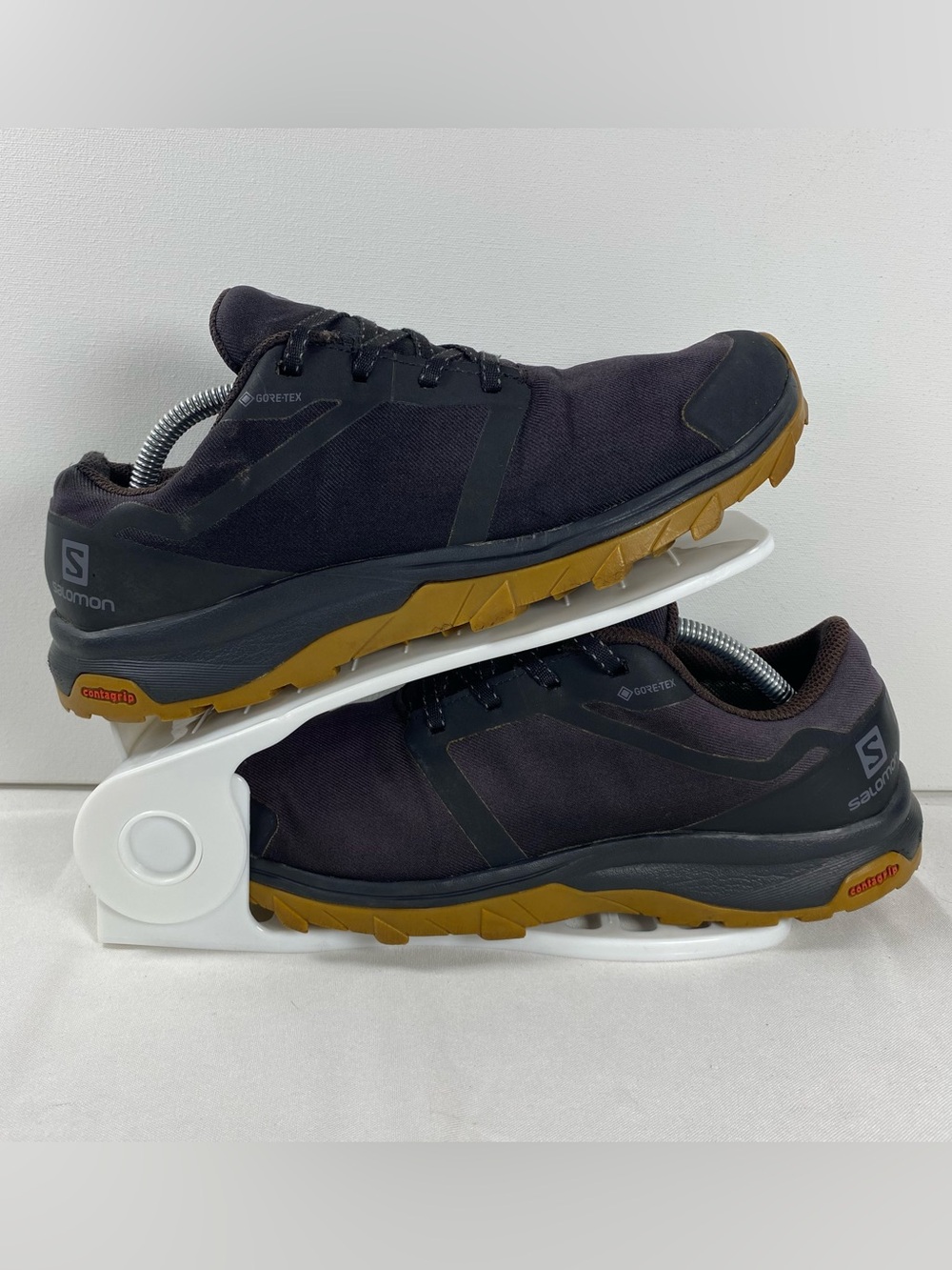 Salomon Outbound GTX Mens 9 Gore-Tex Hiking Trail Shoes Purple Black 407919